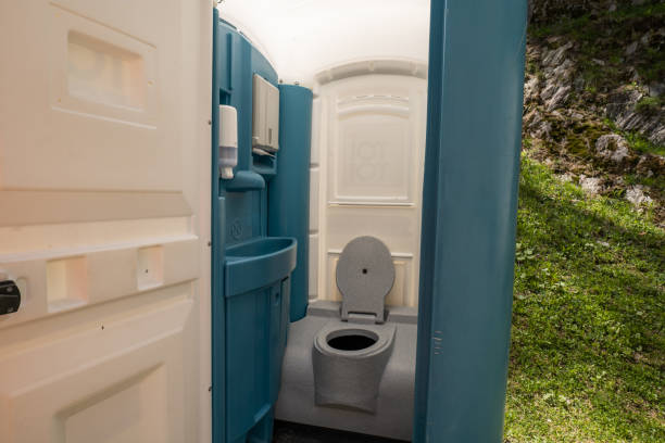 Best Portable restroom solutions  in Reading, MI